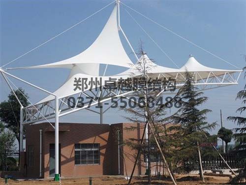 膜結(jié)構(gòu)材料主要有四種：膜材、鋼構(gòu)、索及附件