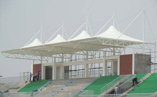 鄭州澍青醫(yī)學(xué)高等?？茖W(xué)校膜結(jié)構(gòu)看臺