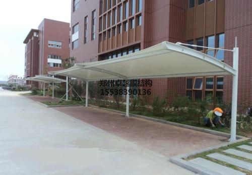 海口<font color='red'>膜結(jié)構(gòu)車棚</font>【?？谌A能發(fā)展有限公司等】施工案例