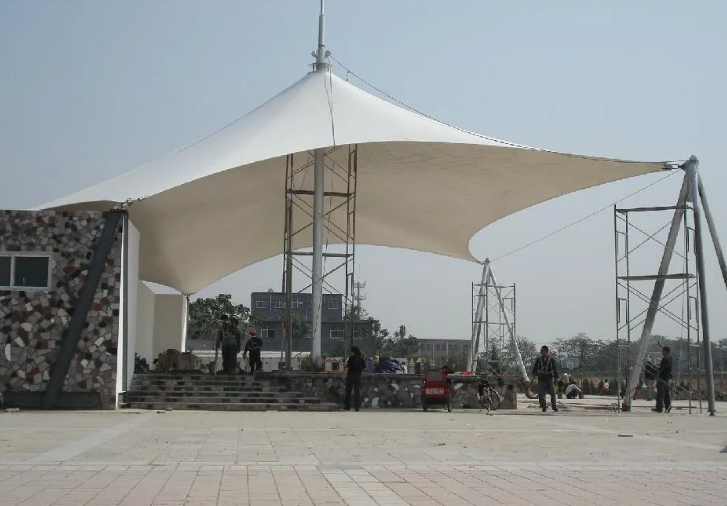 不看不知道，<font color='red'>膜結構車棚</font>的好處這么多