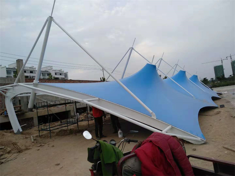 簡述<font color='red'>膜結構車棚</font>的選購技巧