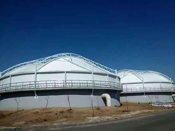 如何解決污水池臭氣熏天的問題？