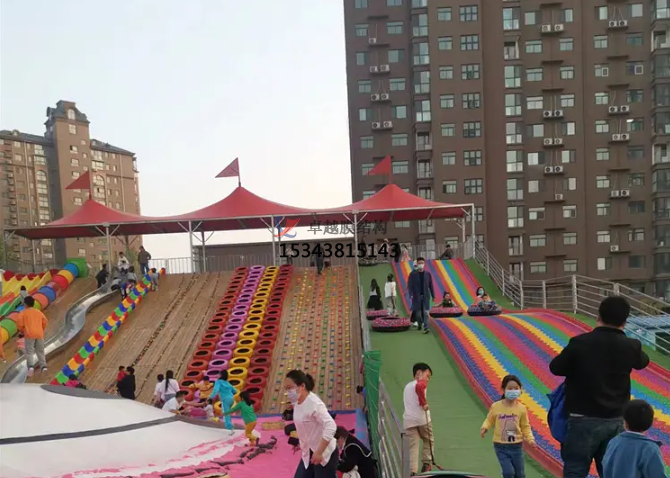 洛陽(yáng)景區(qū)極限旱滑游樂(lè)場(chǎng)彩色張拉膜銷售