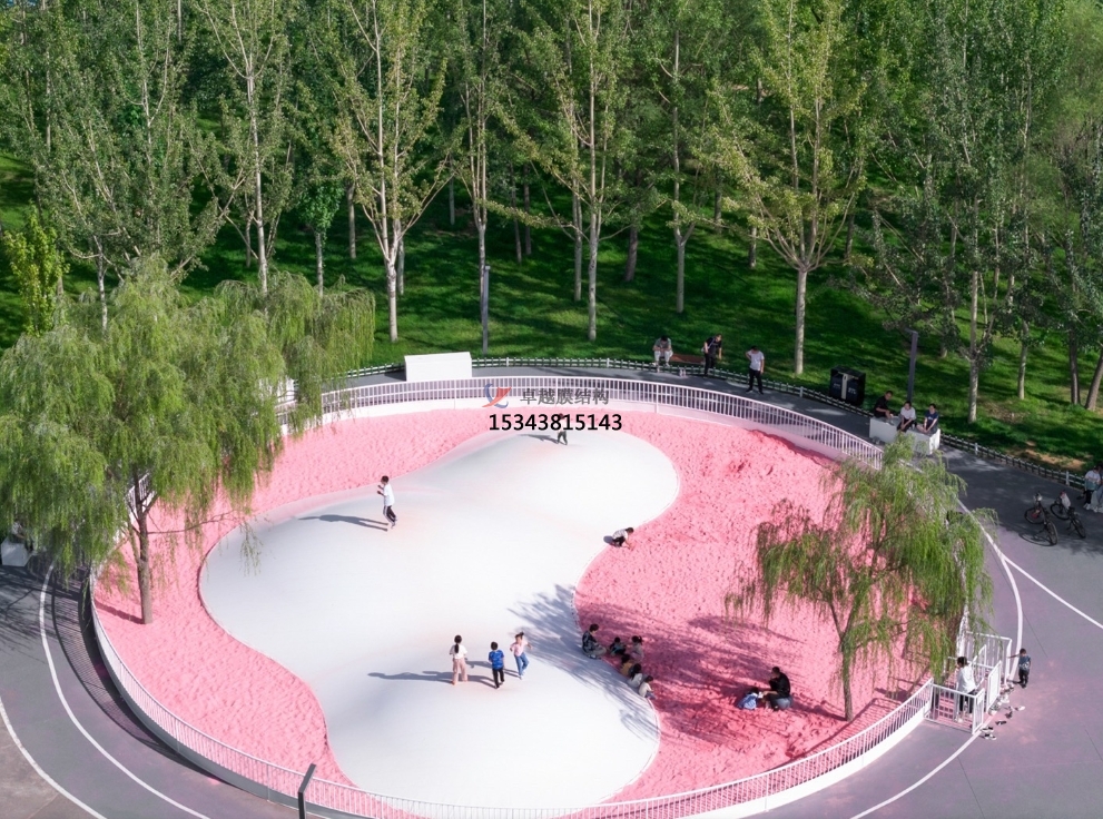 克拉瑪依膜結(jié)構(gòu)公司【蹦蹦云膜結(jié)構(gòu)】克拉瑪依<font color='red'>膜結(jié)構(gòu)廠家</font>