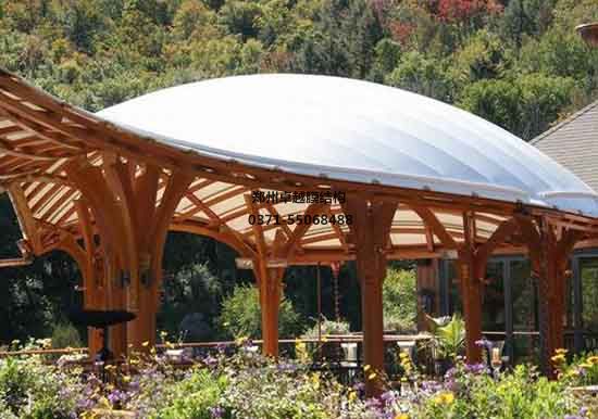 南陽張拉膜籃球場遮陽棚生產(chǎn)廠家設(shè)計施工【南陽建筑工程學校張拉膜籃球場遮陽棚】等項目